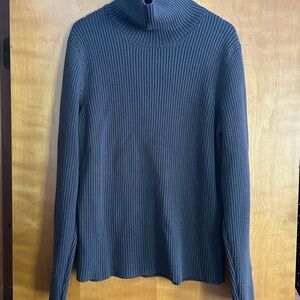 Ramblers Way wool Ribbed Turtleneck Sweater in Dark Charcoal